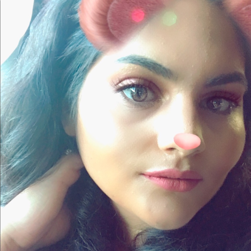 Meet your Posher, Sharon